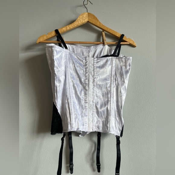 Vintage Fredrick’s of Hollywood corset top - Picture 2 of 5